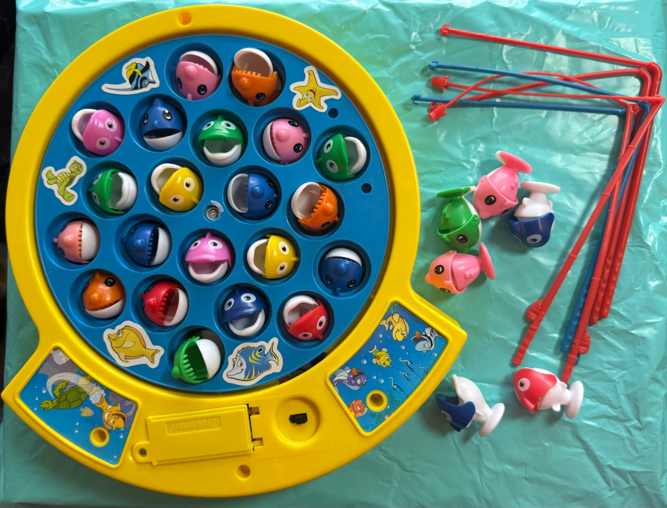 Pressman Let's Go Fishin' Game