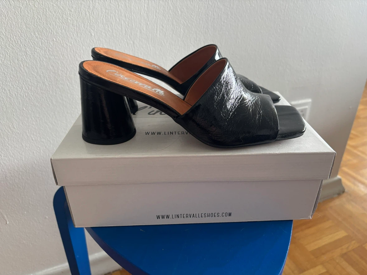 L'intervalle Alyki Black Heeled Mules Size 9