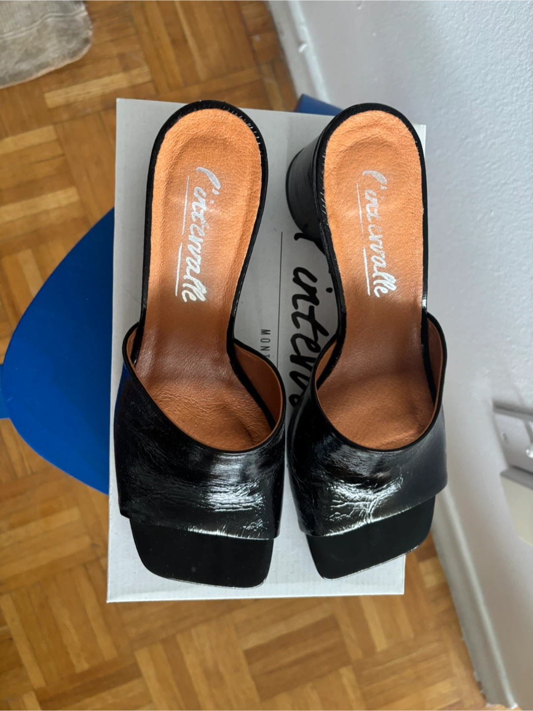 L'intervalle Alyki Black Heeled Mules Size 9 - photo 4