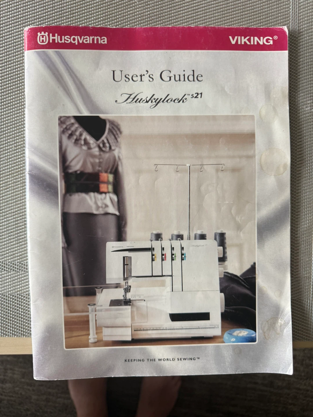 Husqvarna Viking Husqylock S21 Serger Sewing Machine - photo 5