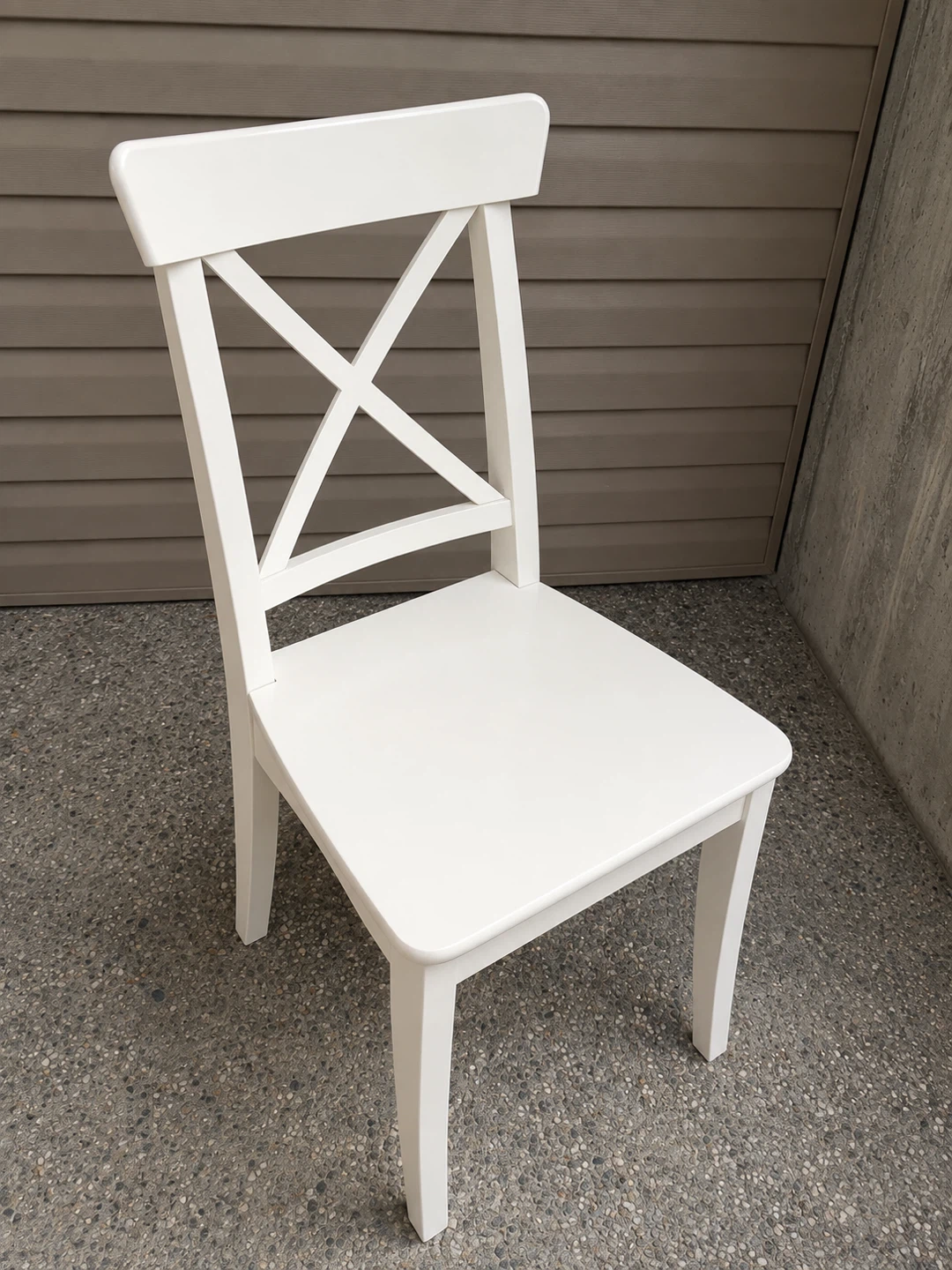 White Dining Chair – Excellent Condition
