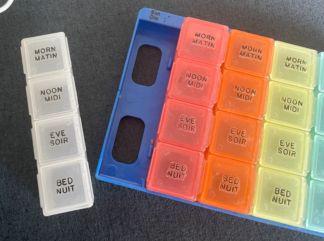 7-Day Pill Organizer with removable days - photo 2