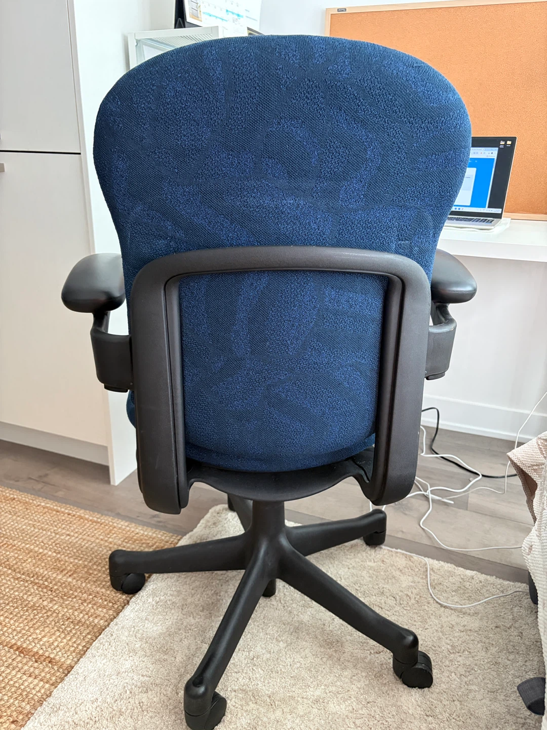 Blue Office Chair & IKEA desk - photo 4