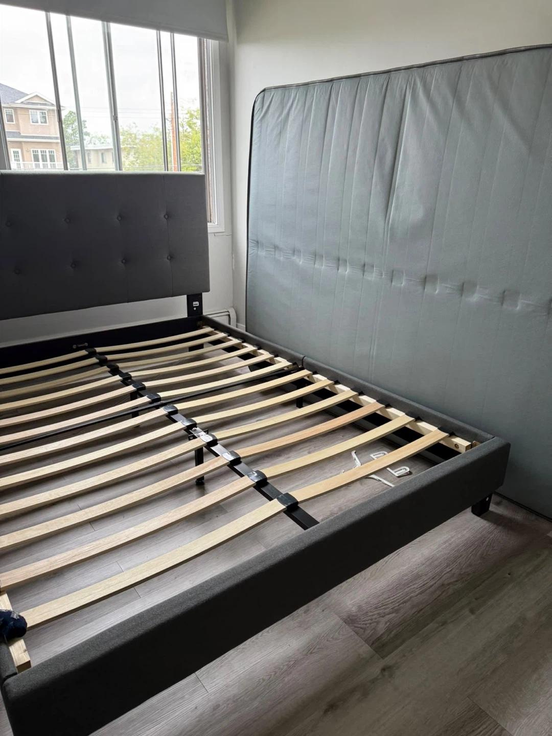 Sealy Posturepedic Mattress and Bed Frame - photo 5