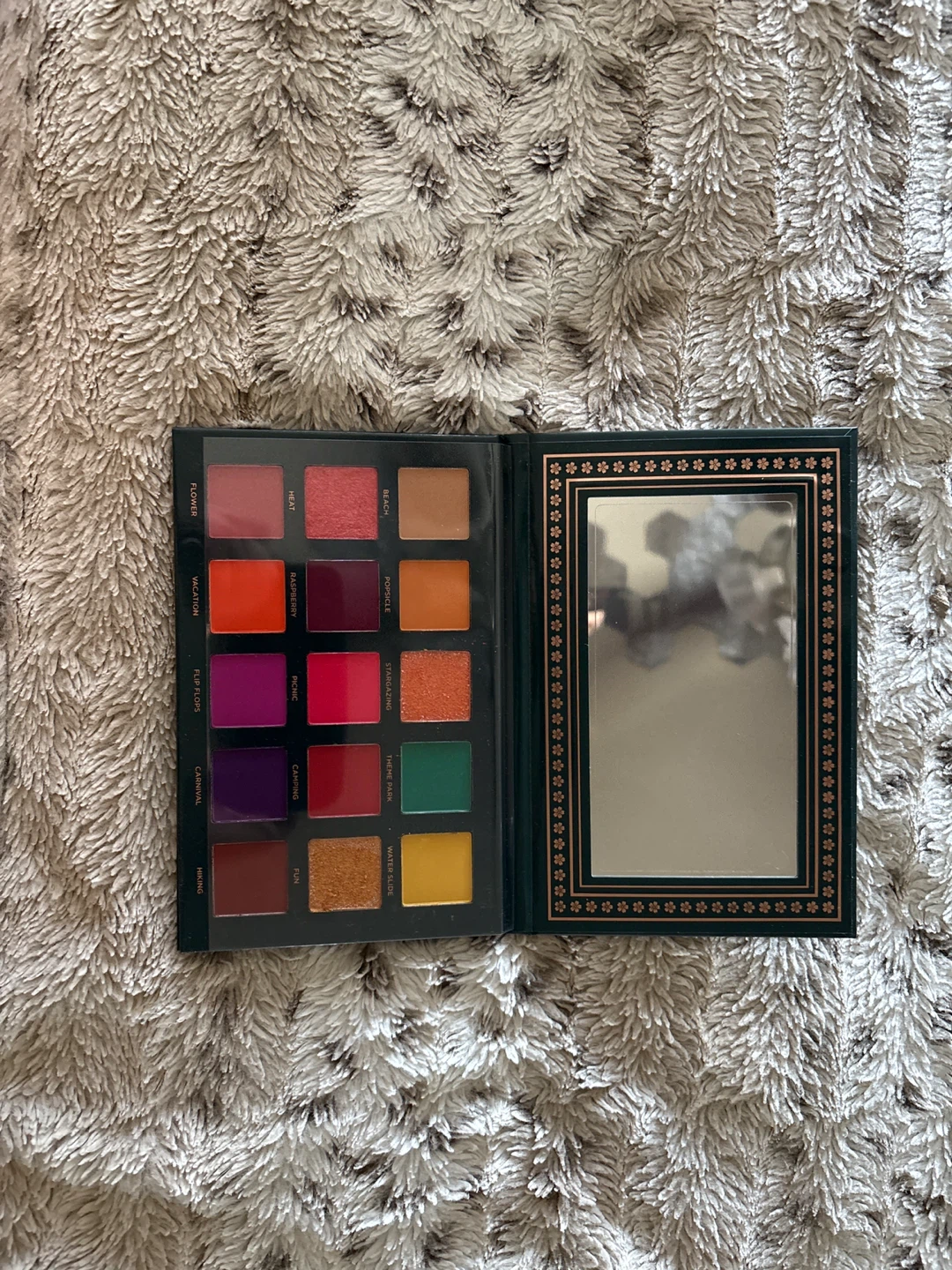 Ace Beaute Nostalgia Eyeshadow Palette - photo 2