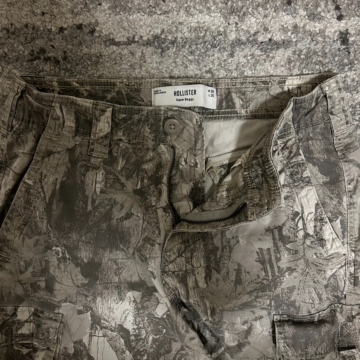 Hollister Super Baggy Camo Cargo Pants - photo 2