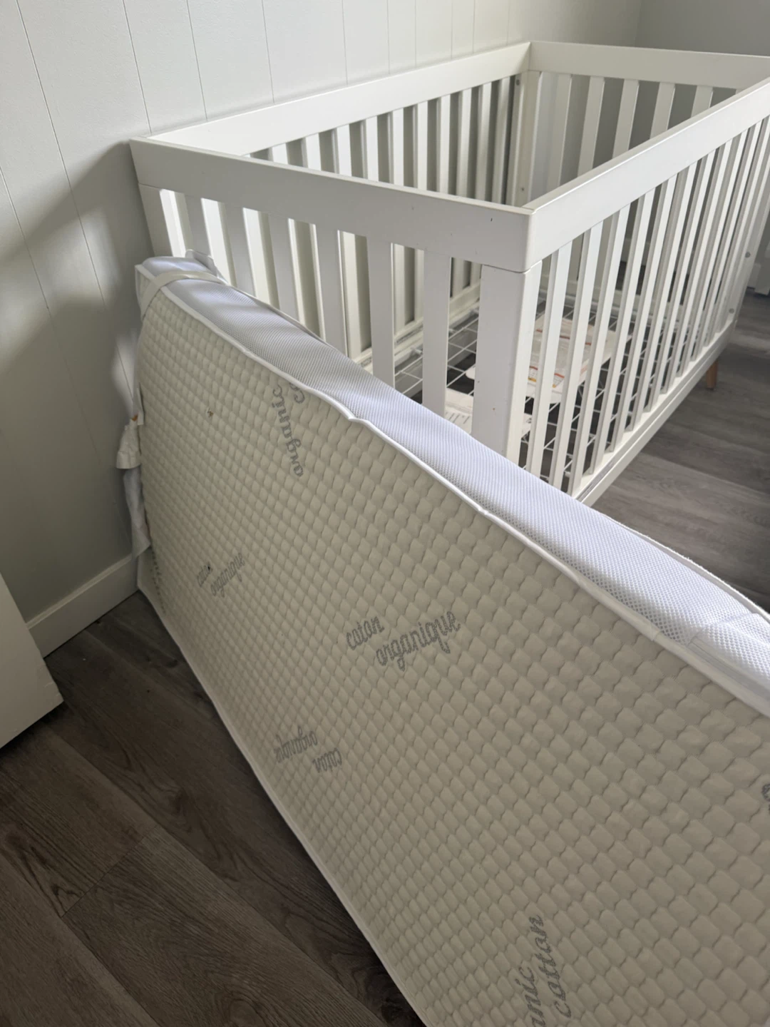 Simmons Crib and Organic Cotton Mattress - photo 3