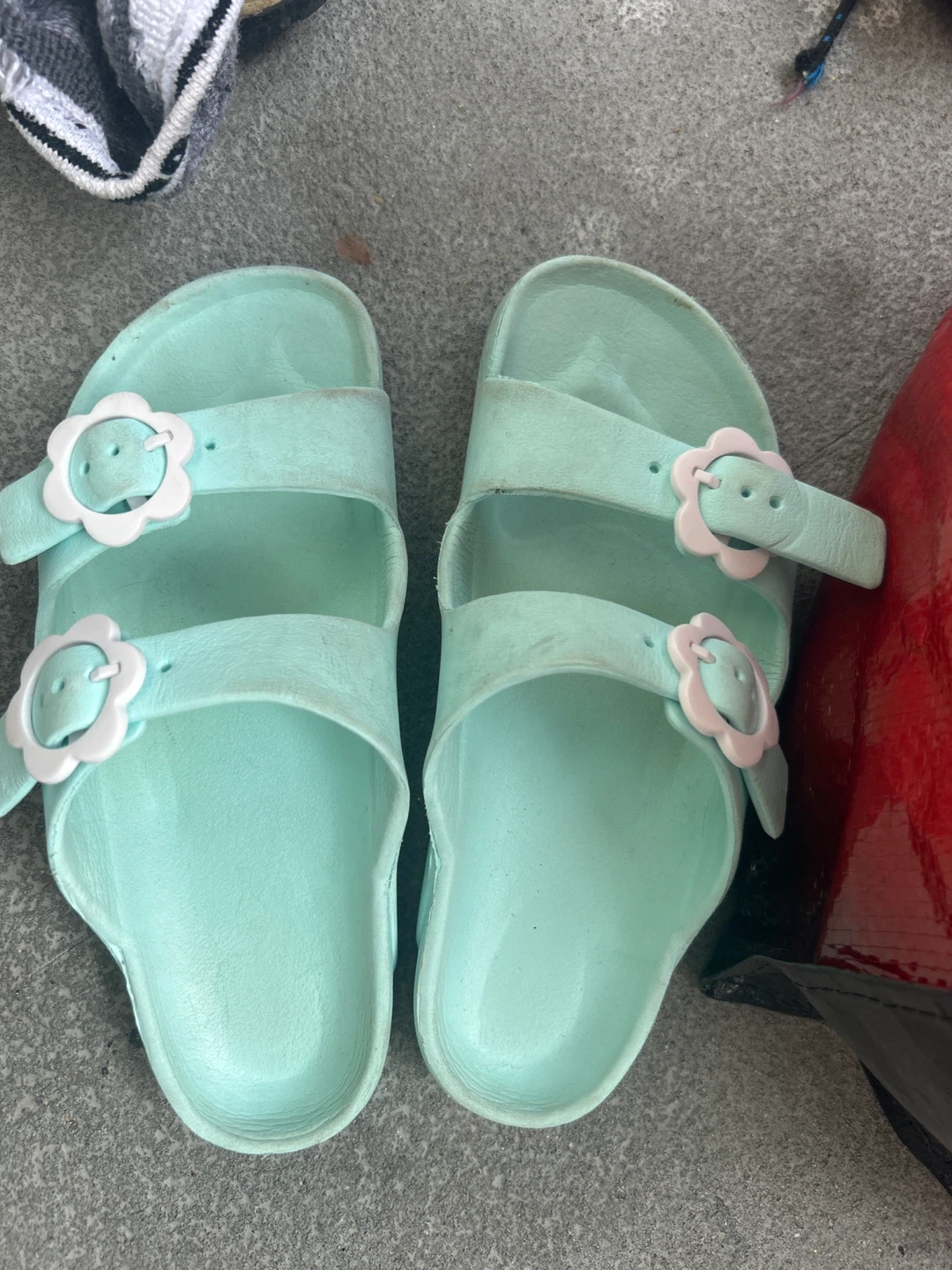 Kids' Aqua Slides with Flower Detail