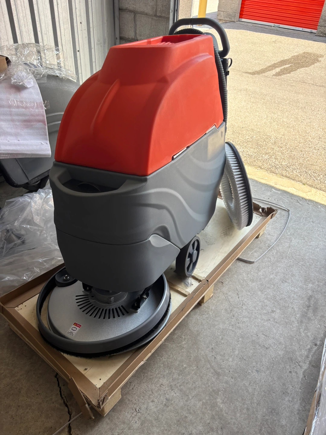 A1/530 Walk-behind Floor Scrubber