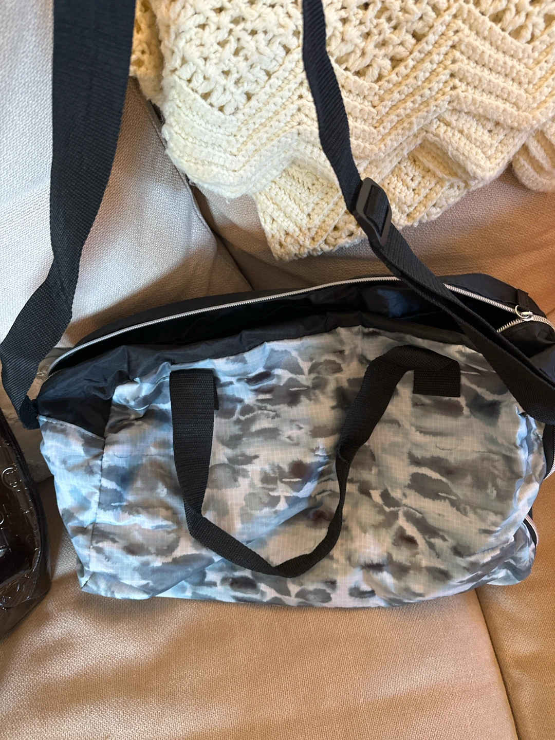 DSW Duffle Bag - photo 3