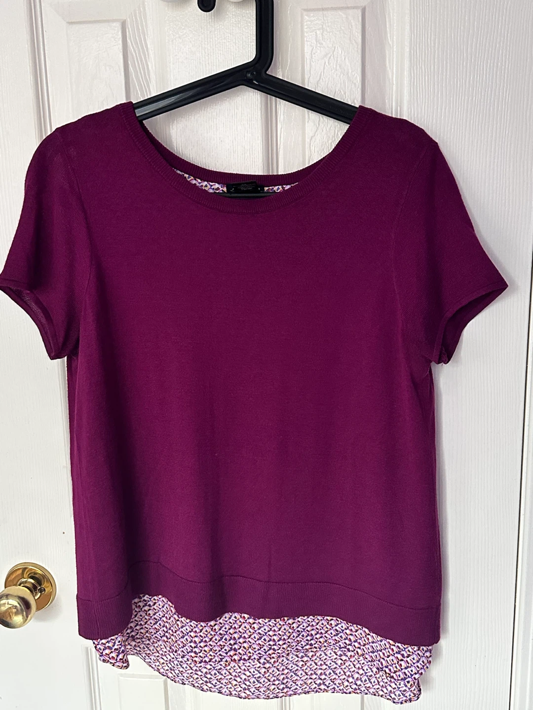 Ann Taylor Purple Short Sleeve Top with Printed Hem - Size M