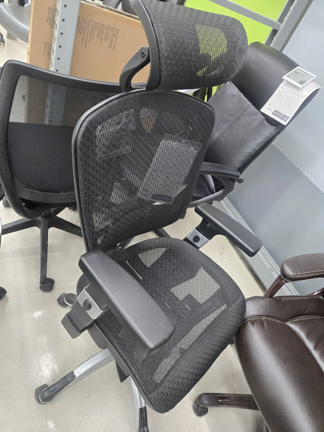 Staples Hyken Mesh Task Chair - Black