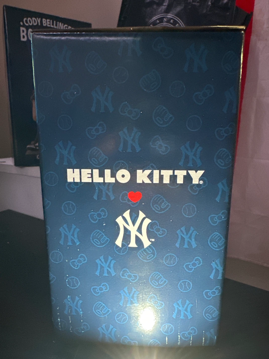New York Yankees Hello Kitty Limited Edition Bobblehead - photo 2