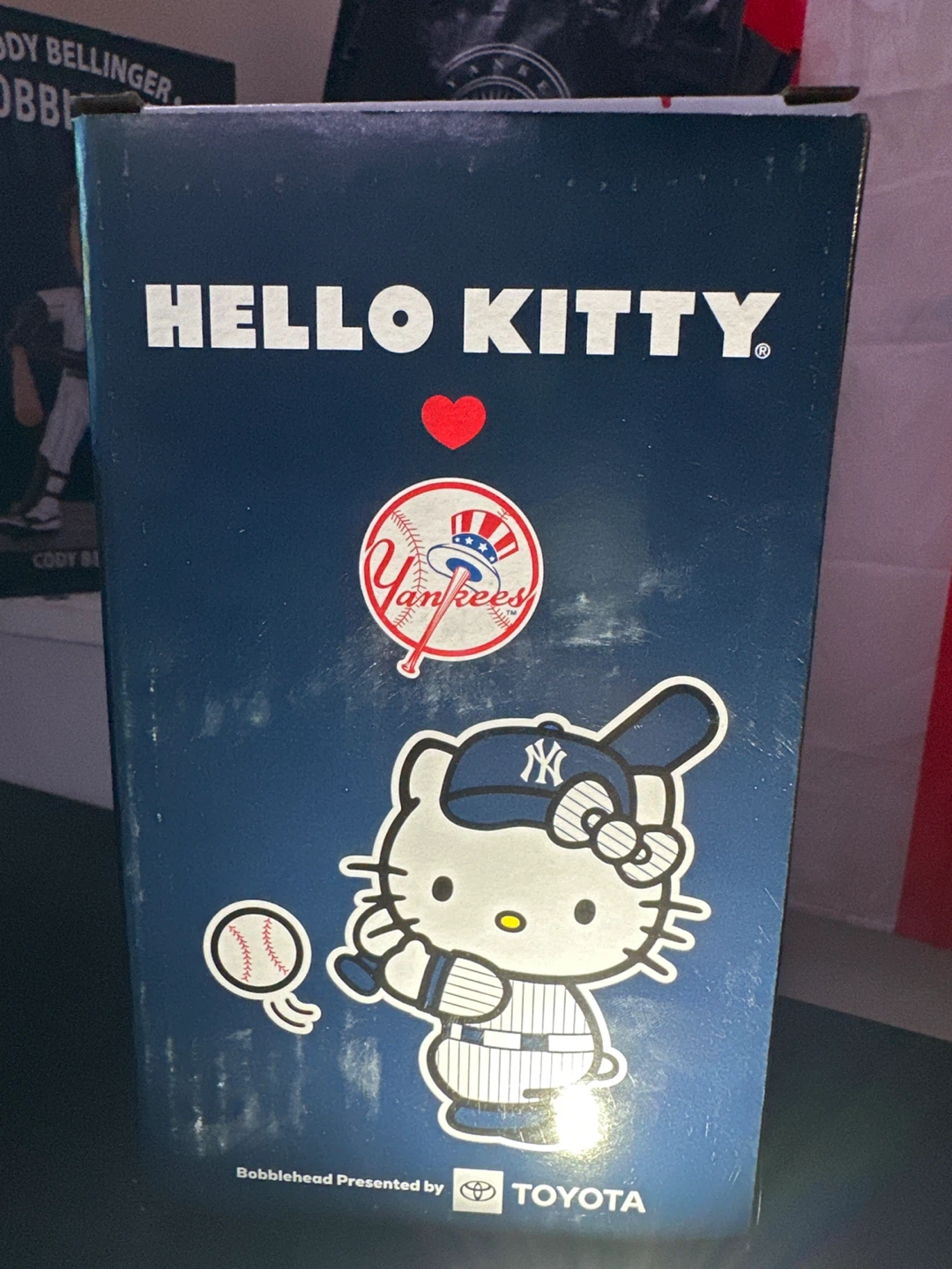 New York Yankees Hello Kitty Limited Edition Bobblehead - photo 3