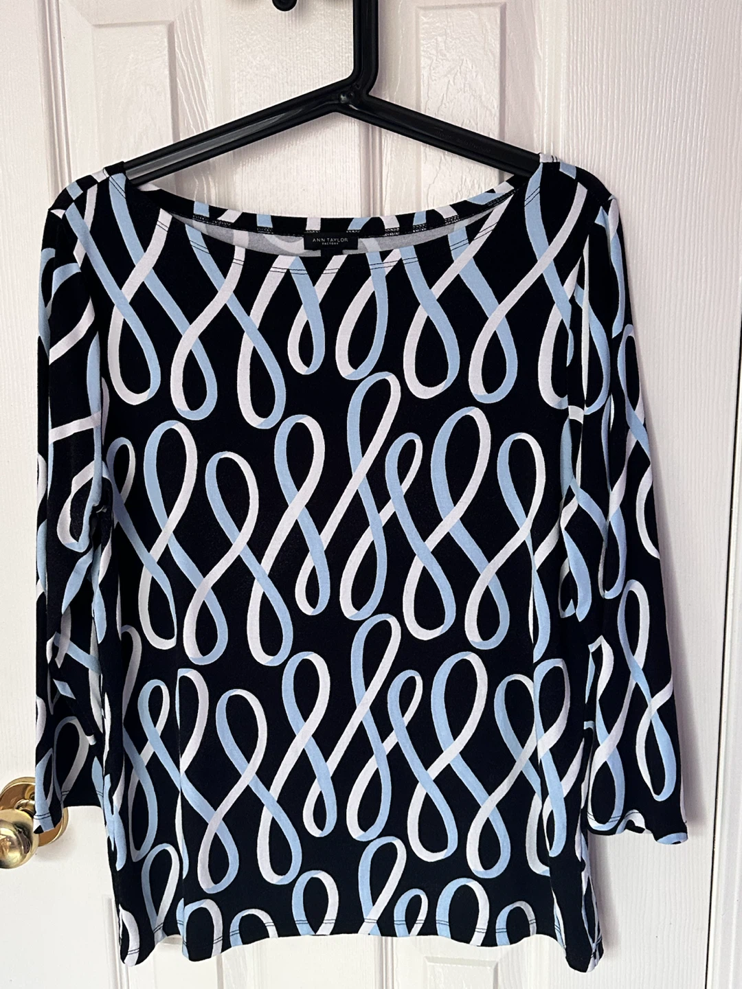 Ann Taylor Black & Blue Swirl 3/4 Sleeve Top - Size M