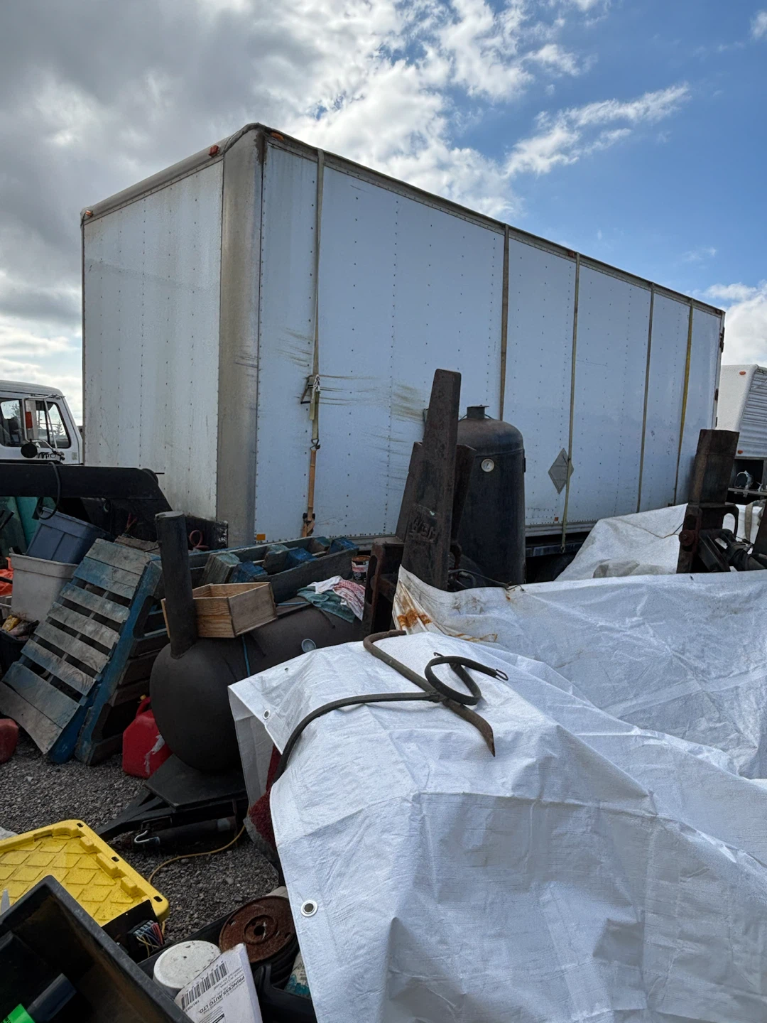 Triple Axle Flatbed 26 ft. Gooseneck Trailer - photo 3