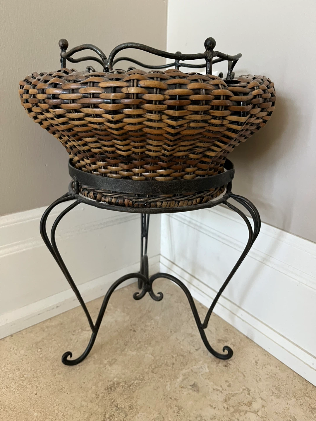 Woven Basket Plant Stand