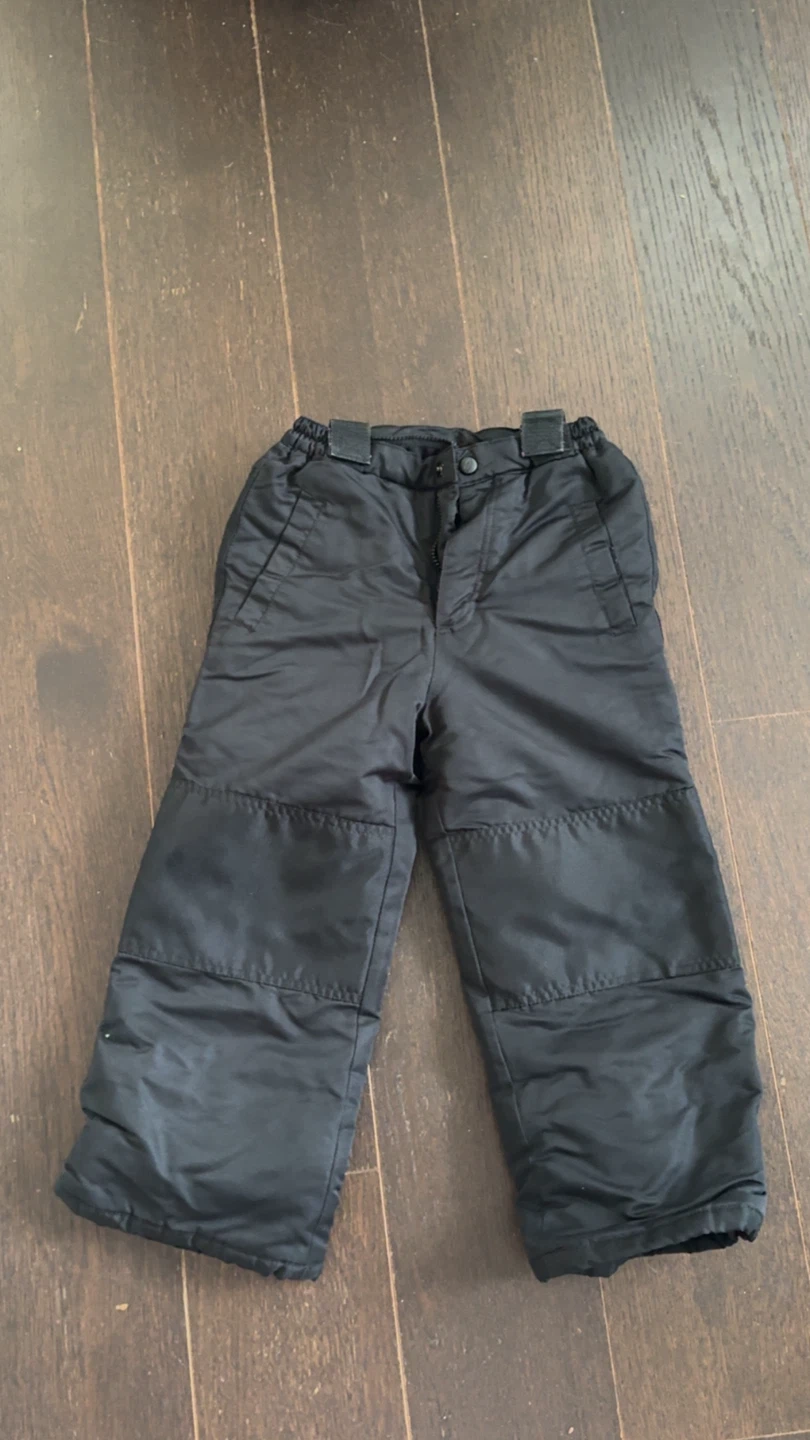 Gusti Children's Snowear garment in size 6