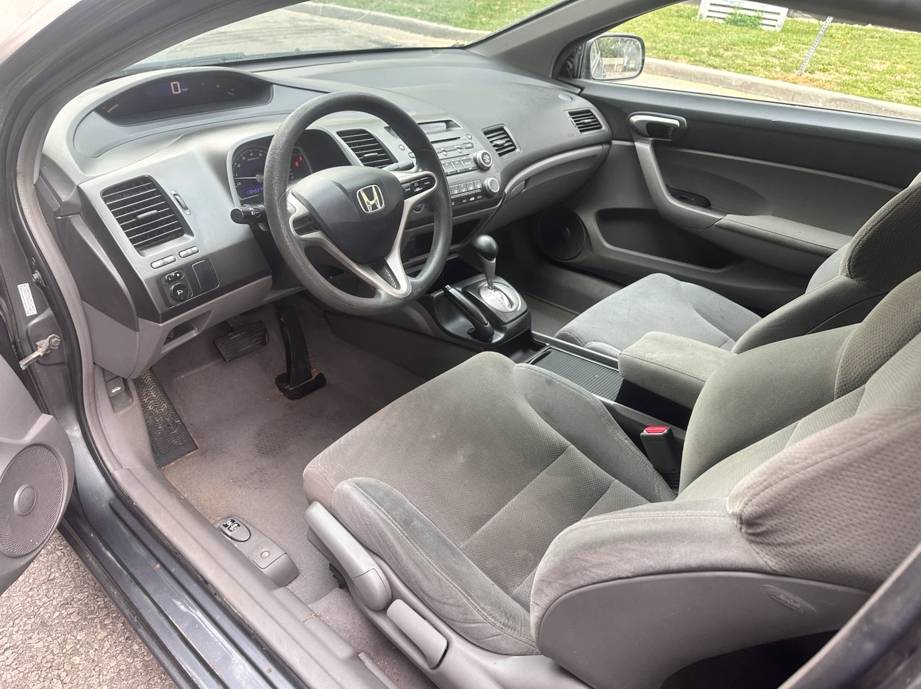 Honda Civic Coupe 2010 Automatic - photo 5