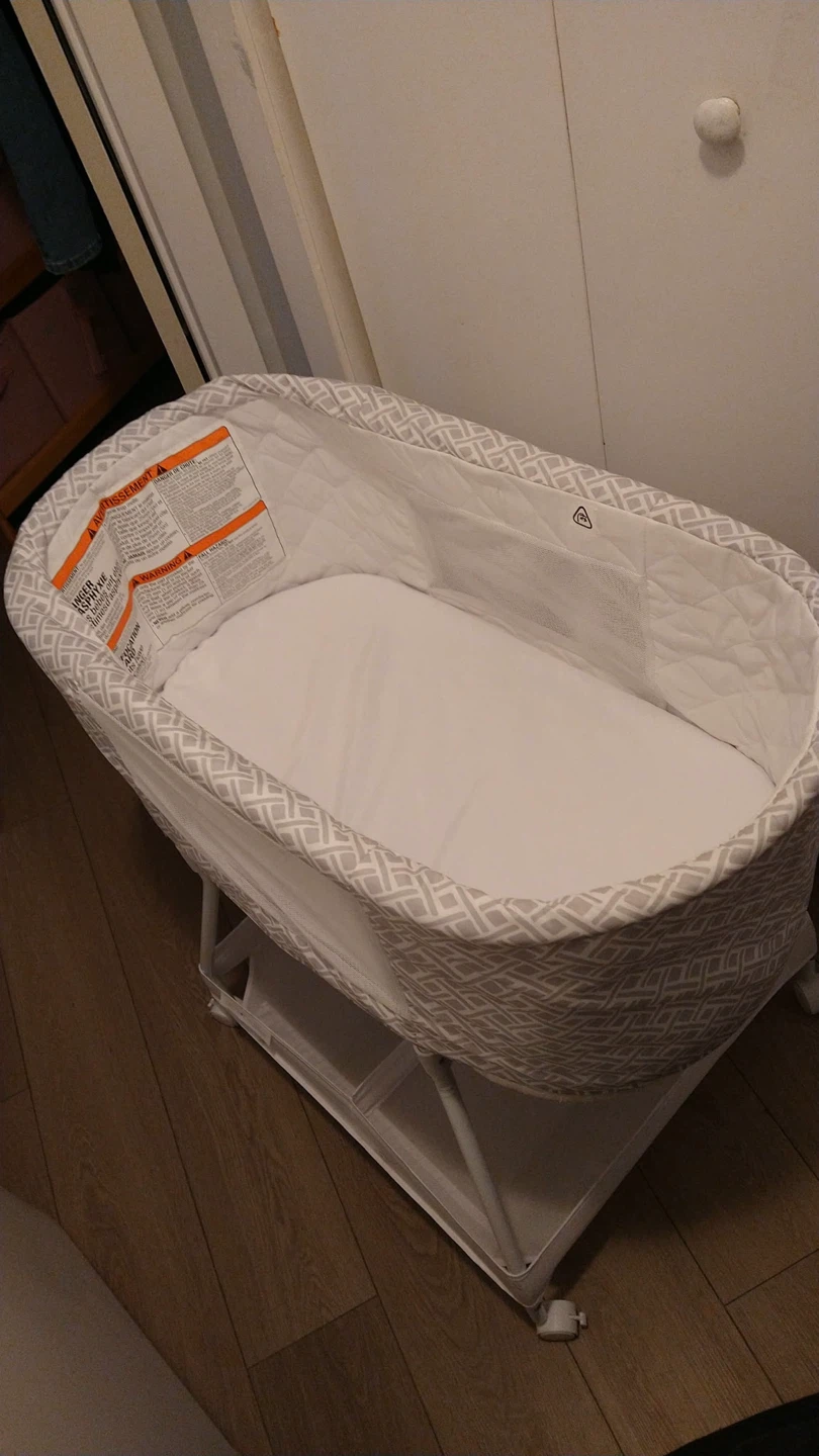 Delta children baby bassinet - photo 2