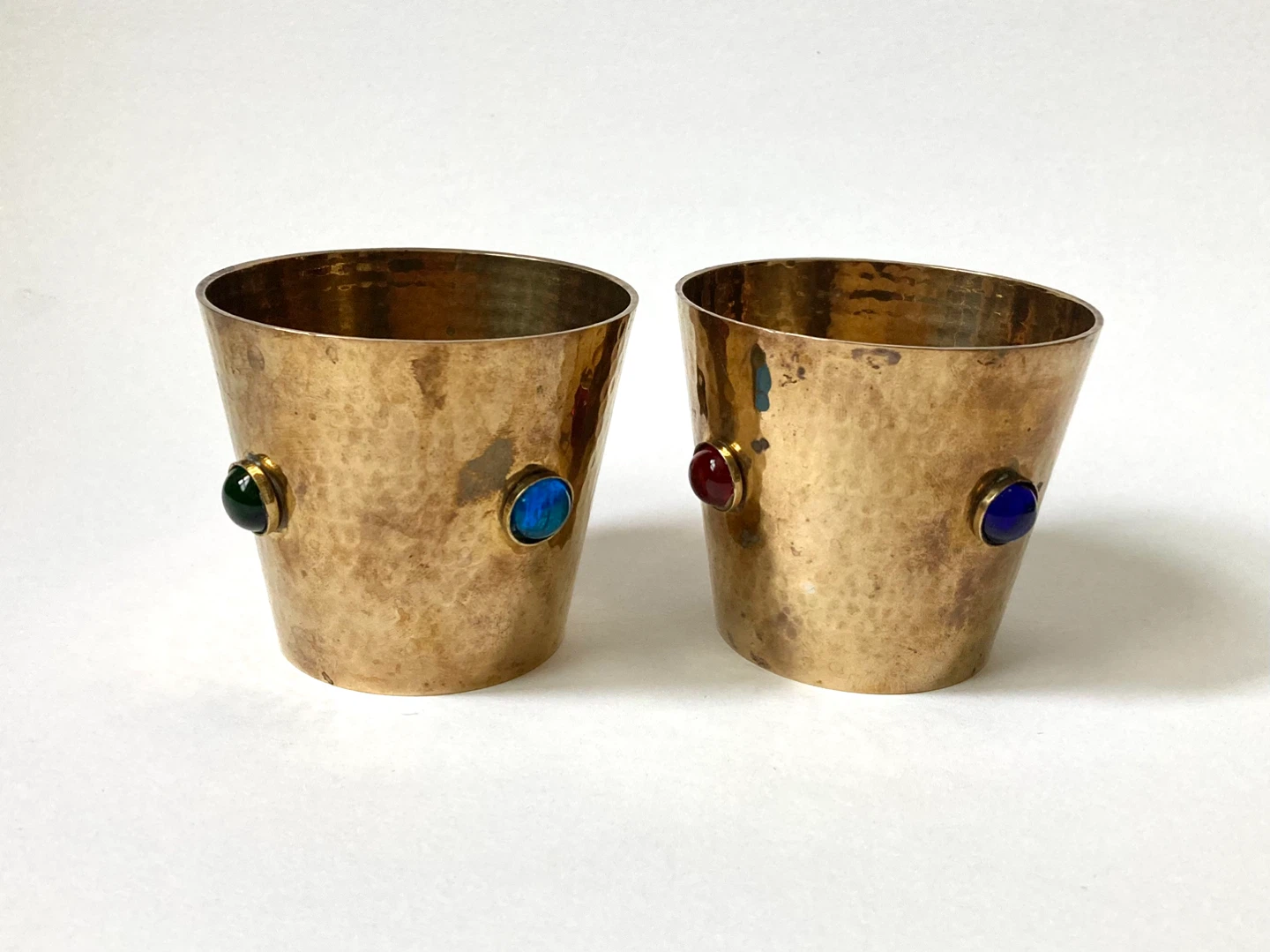 Pair of Vintage Mid-Century Jeweled Brass Cups - photo 2
