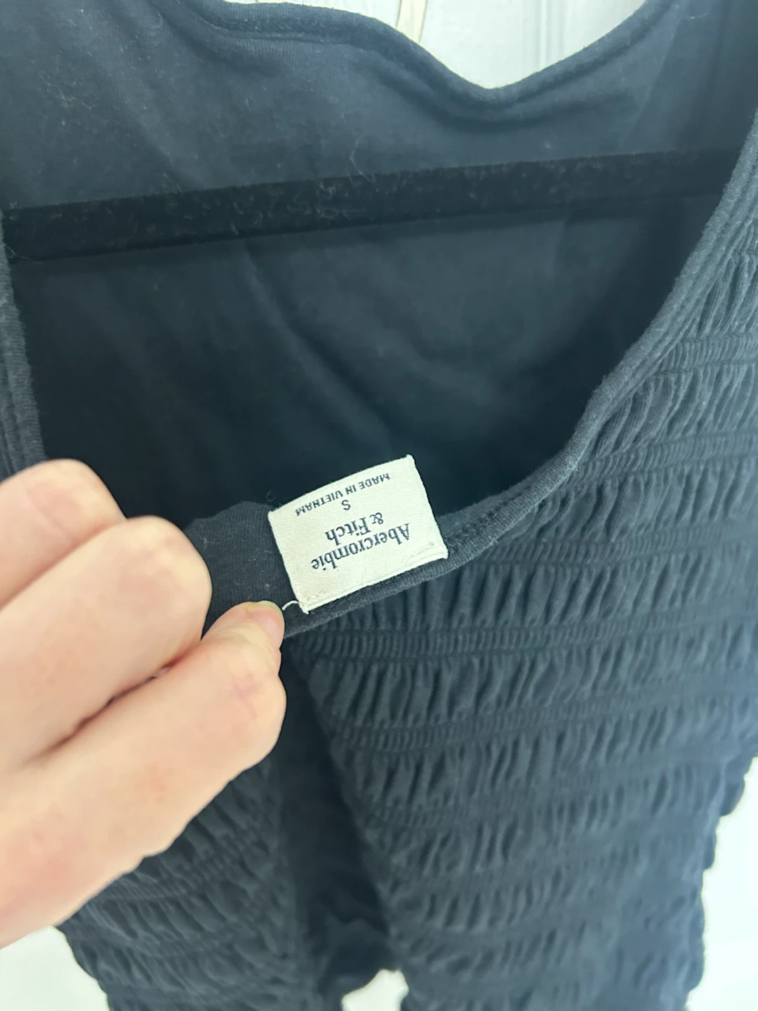 Abercrombie & Fitch black smocked tank top - photo 3