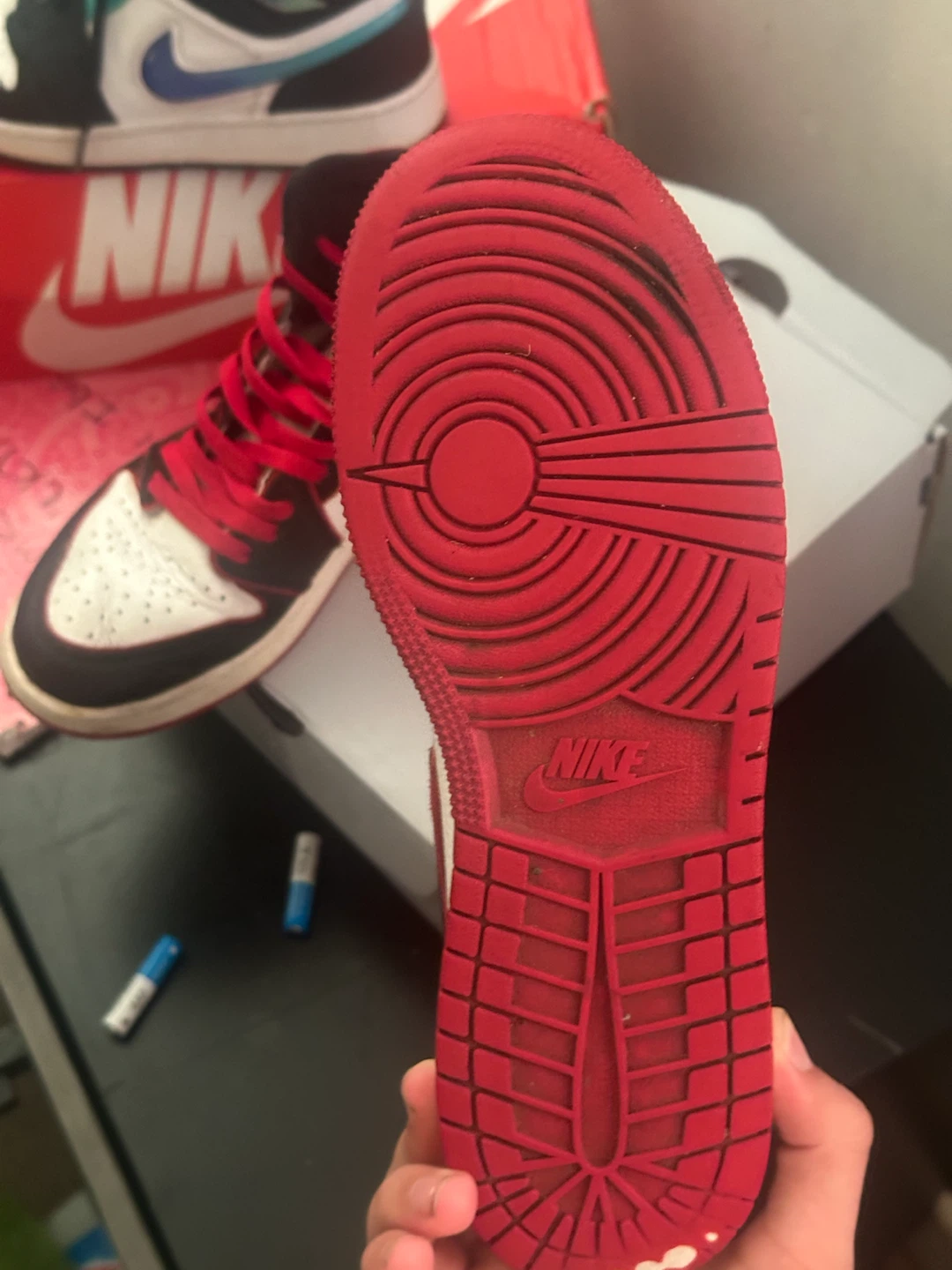 Nike Air Jordan 1 Mid og bloodline - photo 3