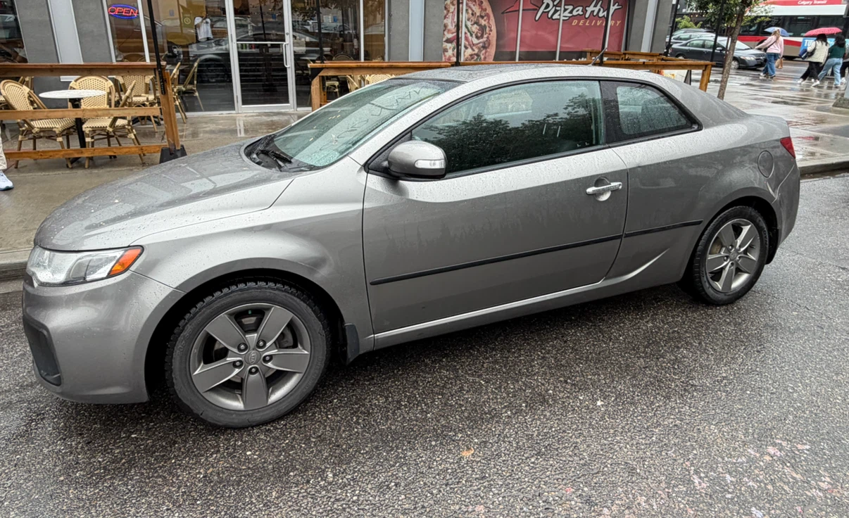 🚗 **2010 Kia Forte Koup EX | 147,000 km - photo 4