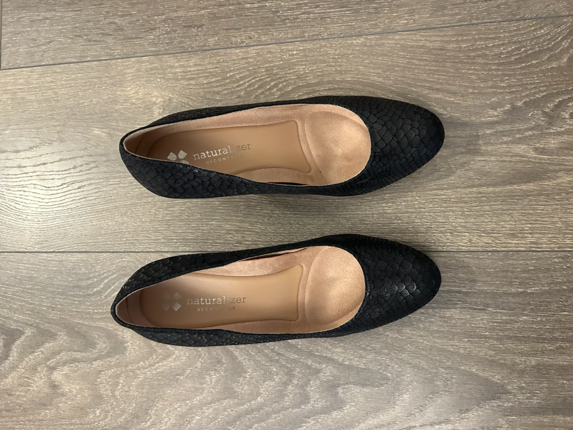 Naturalizer Black Embossed Flats