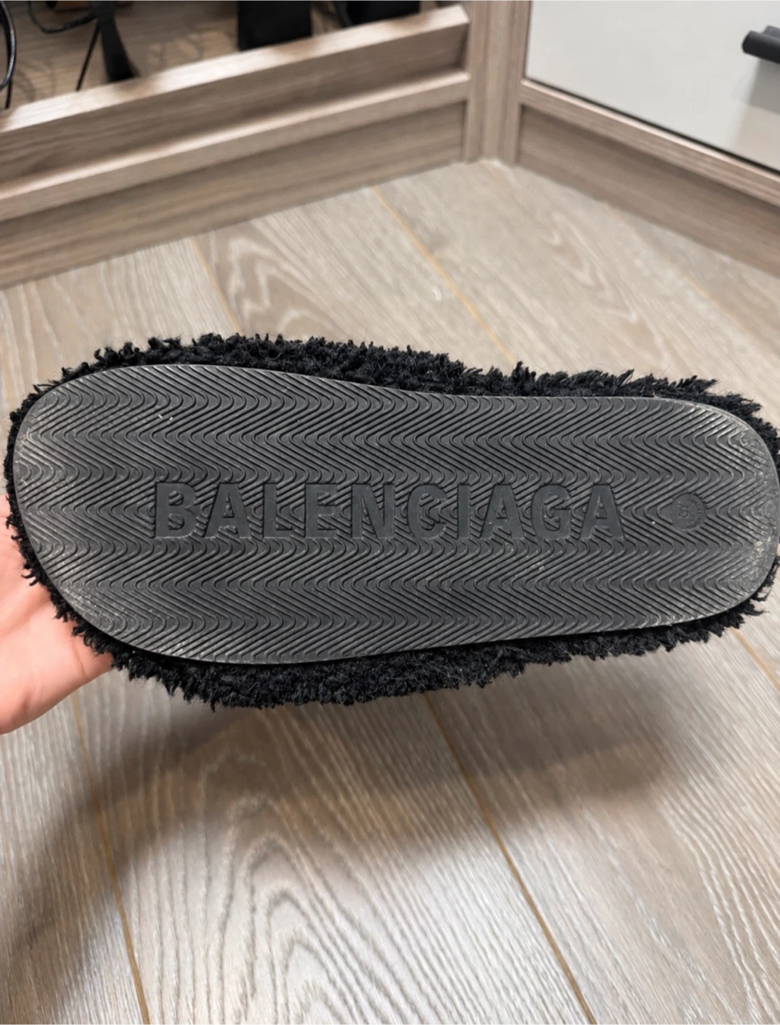 Balenciaga Furry Logo Slides – Size 38 - photo 3