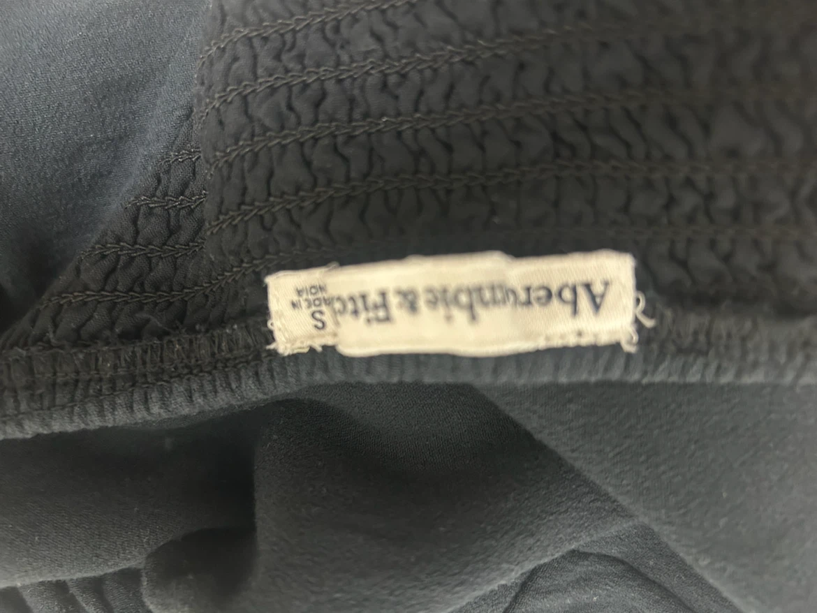 Abercrombie & Fitch black puff sleeve top - photo 3