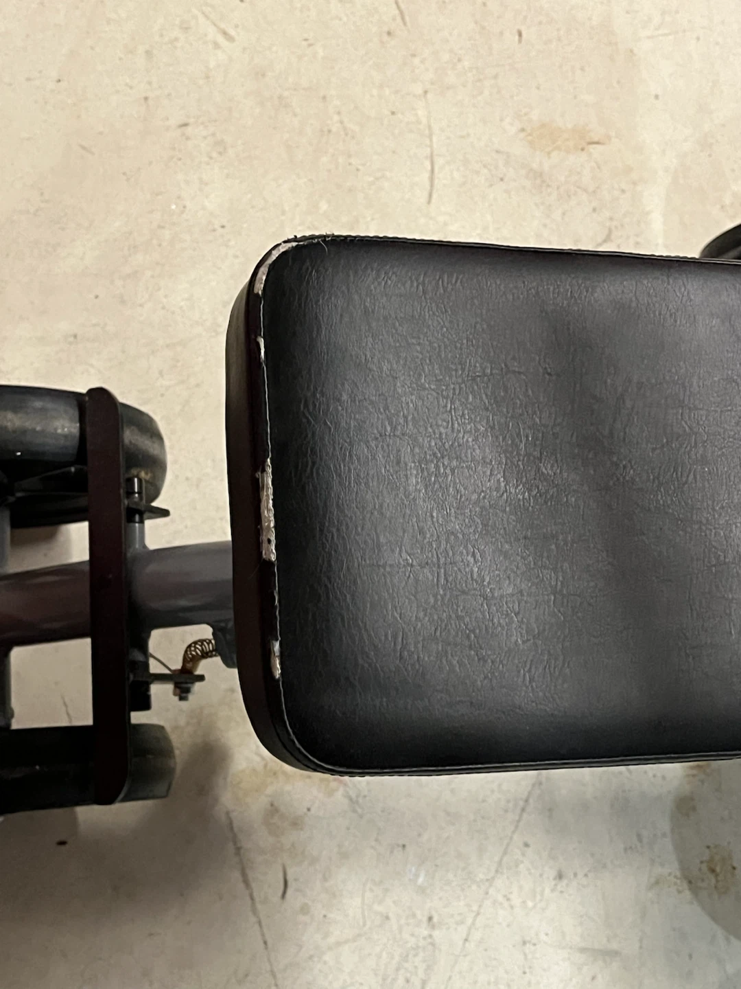 KneeRover Steerable Knee Scooter - photo 3