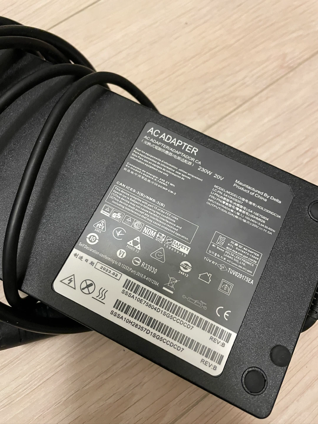 IBM Lenovo thinkpad 230w charger - photo 3