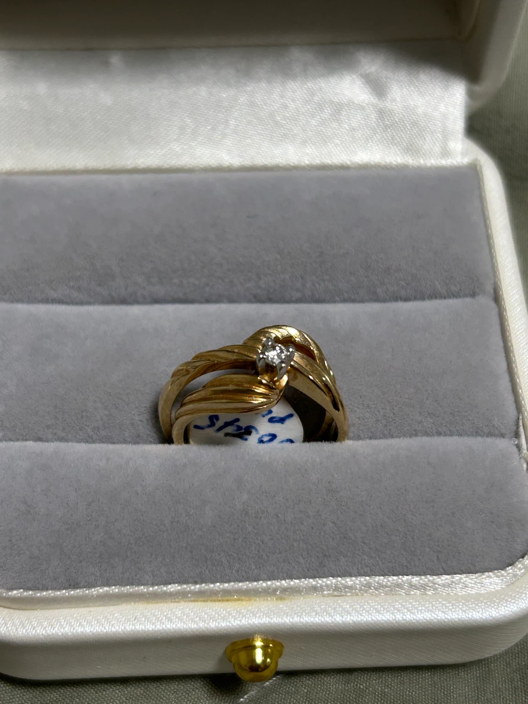 Gold ring with Diamond, Set