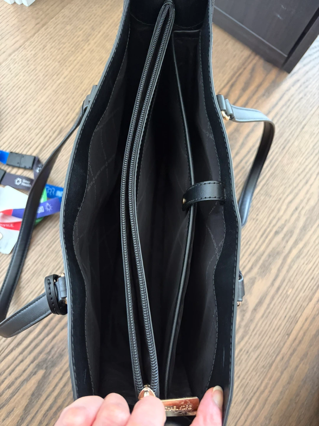 Michael Kors Jet set Leather Black Laptop Tote Bag LIKE NEW - photo 3