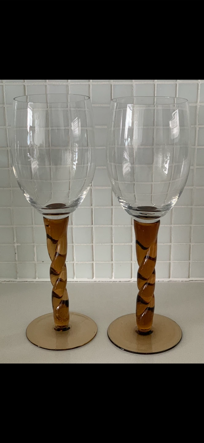 Vintage! Pair of Amber Twist Stem Wine Glasses - photo 2