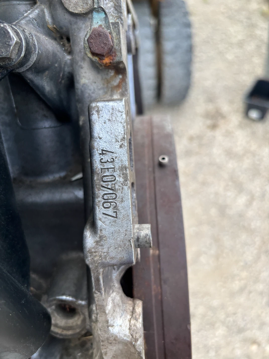 1984 Porsche 944 Engine complete - photo 3