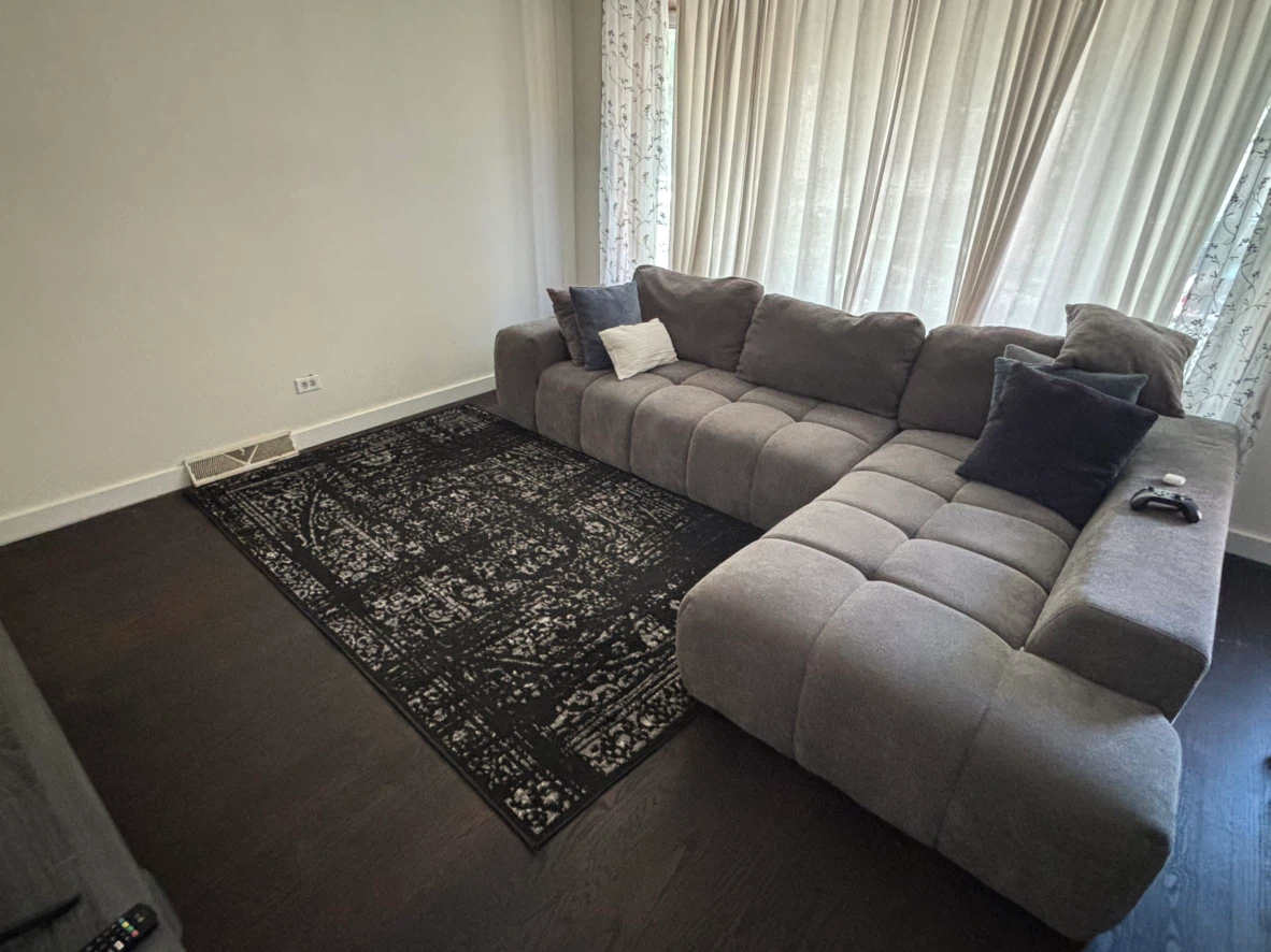 Black & White Oriental Area Rug - photo 2
