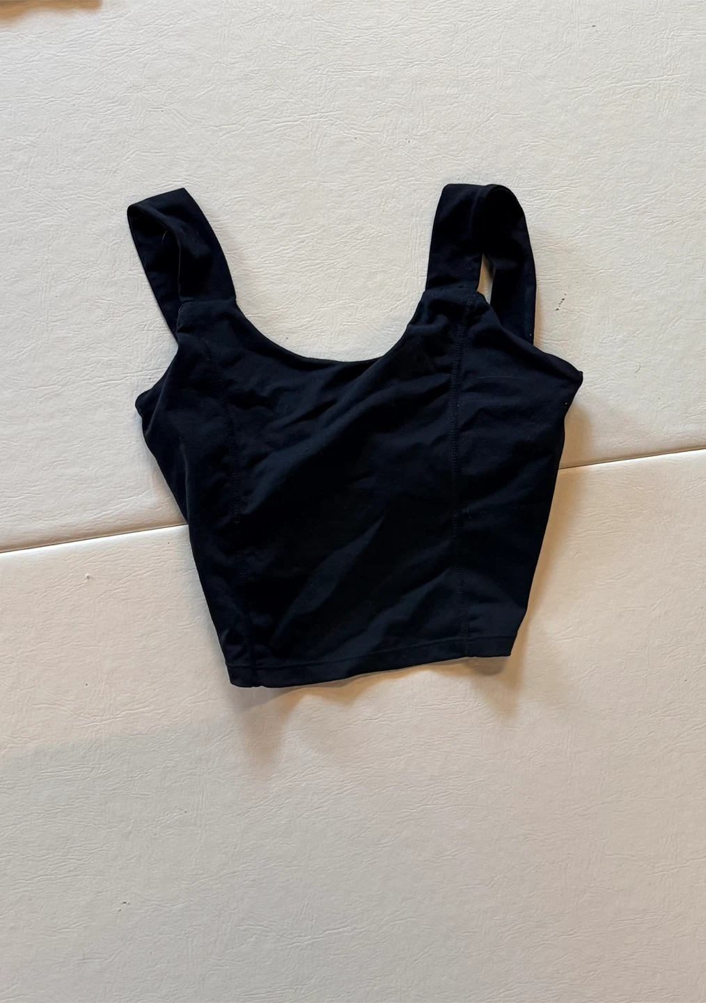 Top noir brassière intégrée