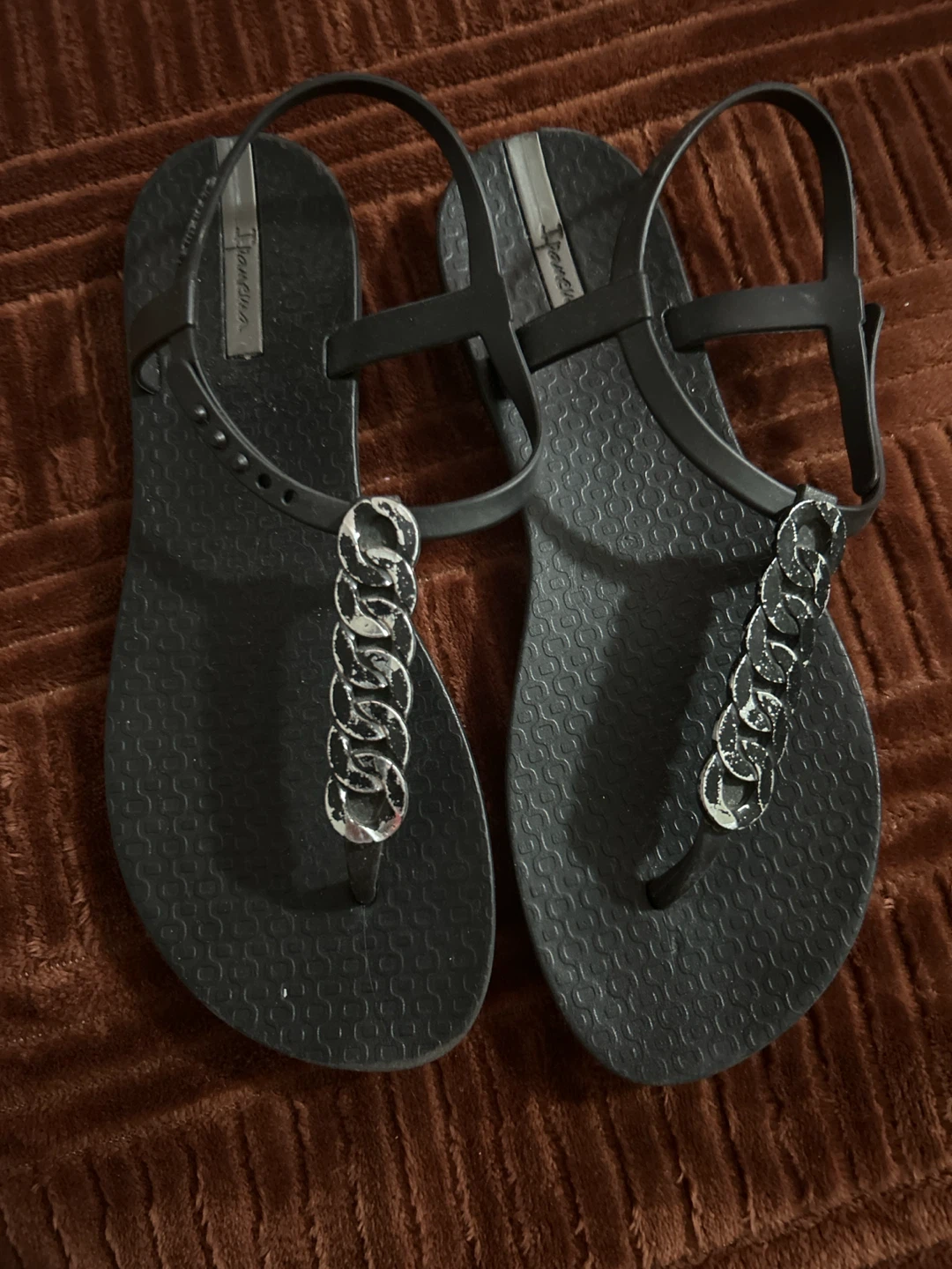 Ipanema black sandals with chain detail