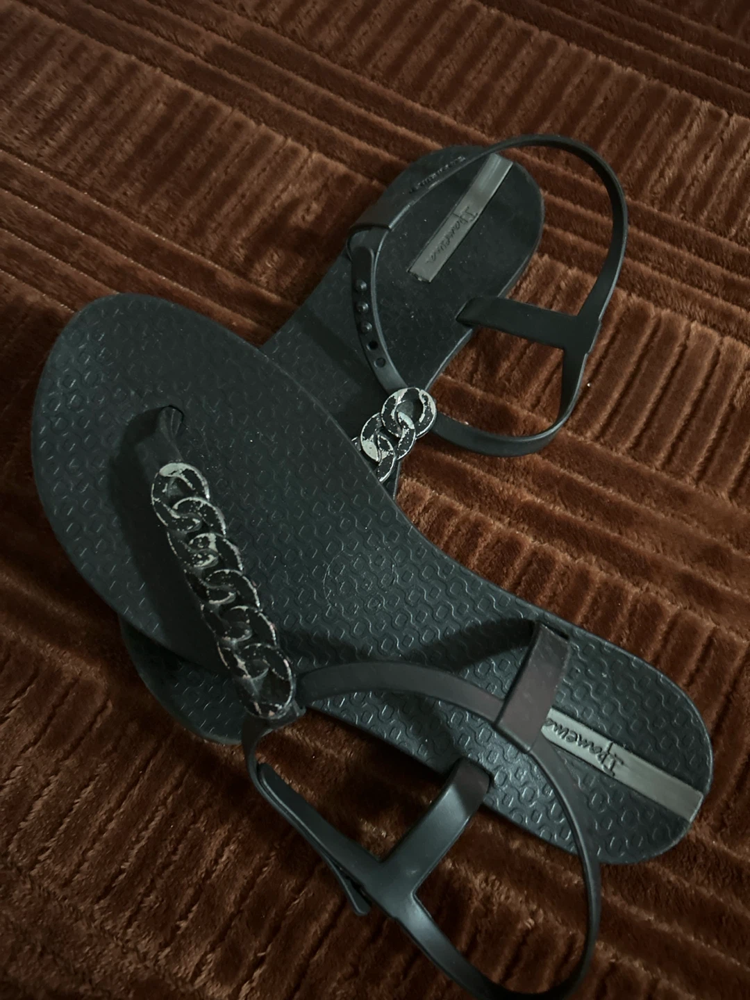 Ipanema black sandals with chain detail - photo 2