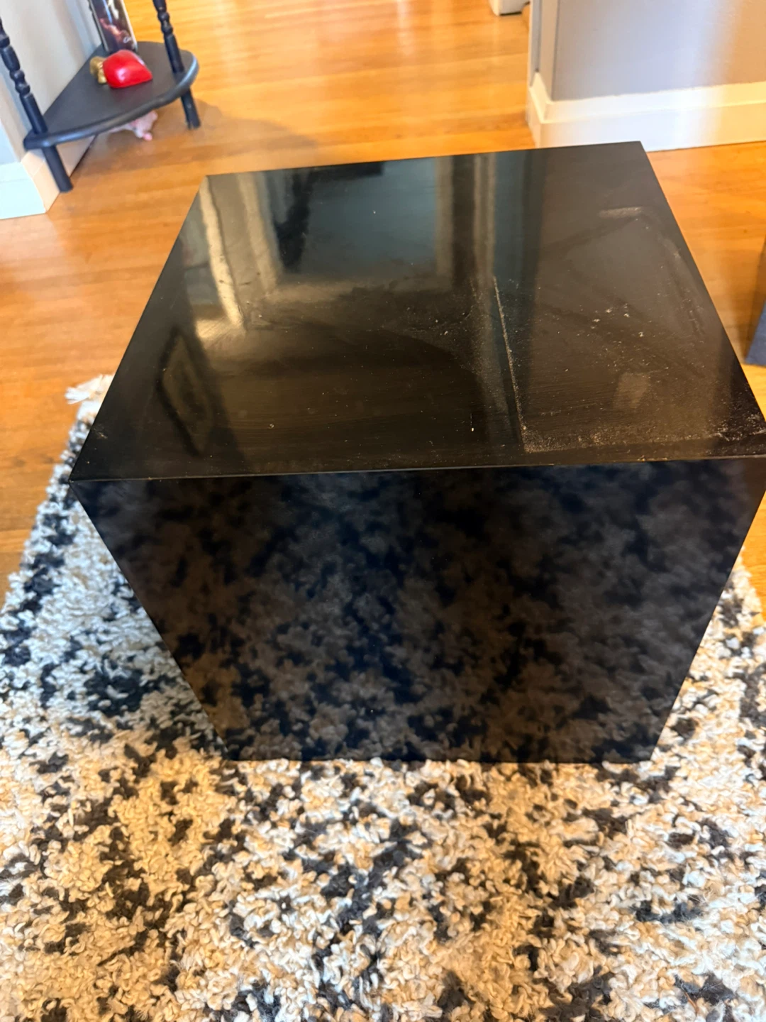 Black art or plant stands - photo 3