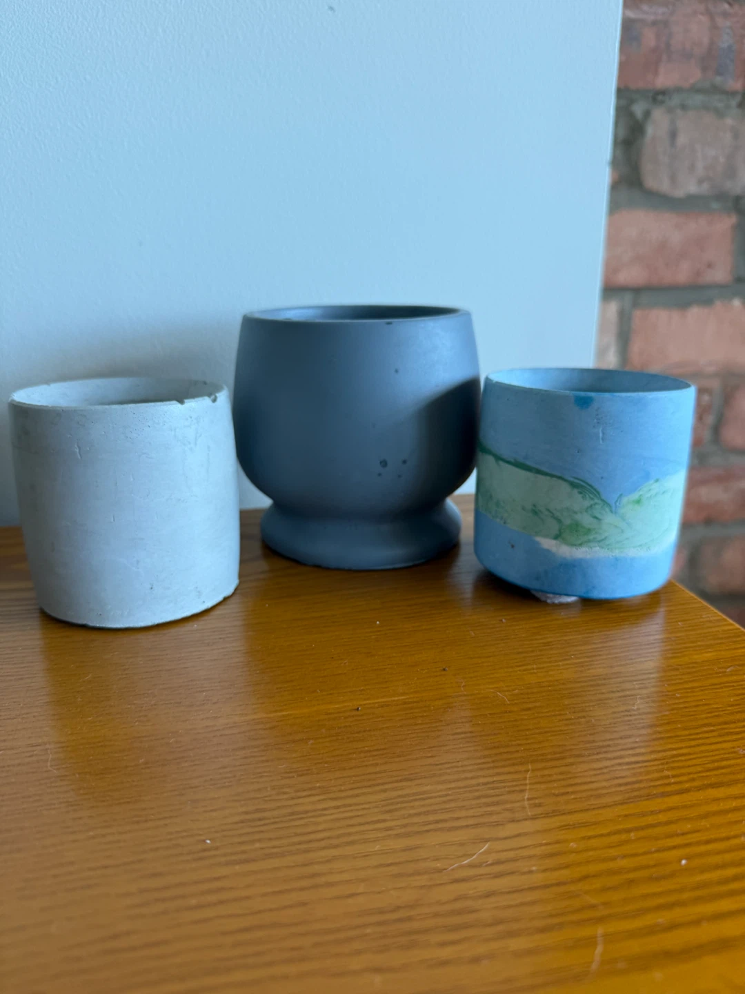 Set of 3 small plant pots