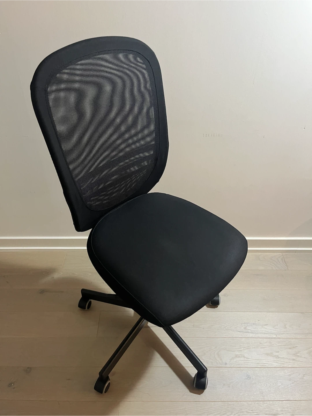 Black Mesh Office Chair
