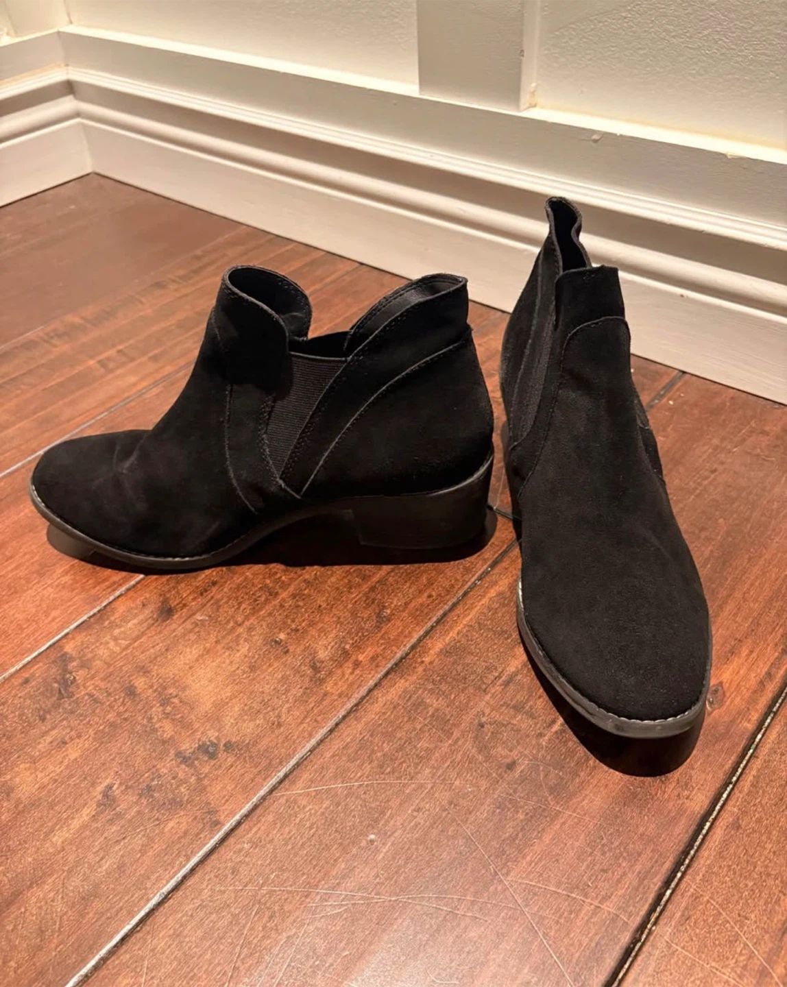 Me Too black ankle boots - photo 2