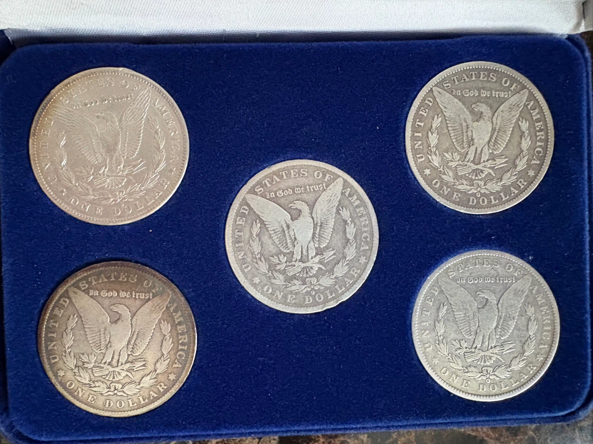 Vintage US Morgan Silver Dollar 5-Coin Presentation Set - photo 2