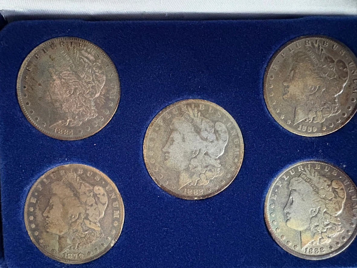 Vintage US Morgan Silver Dollar 5-Coin Presentation Set - photo 3
