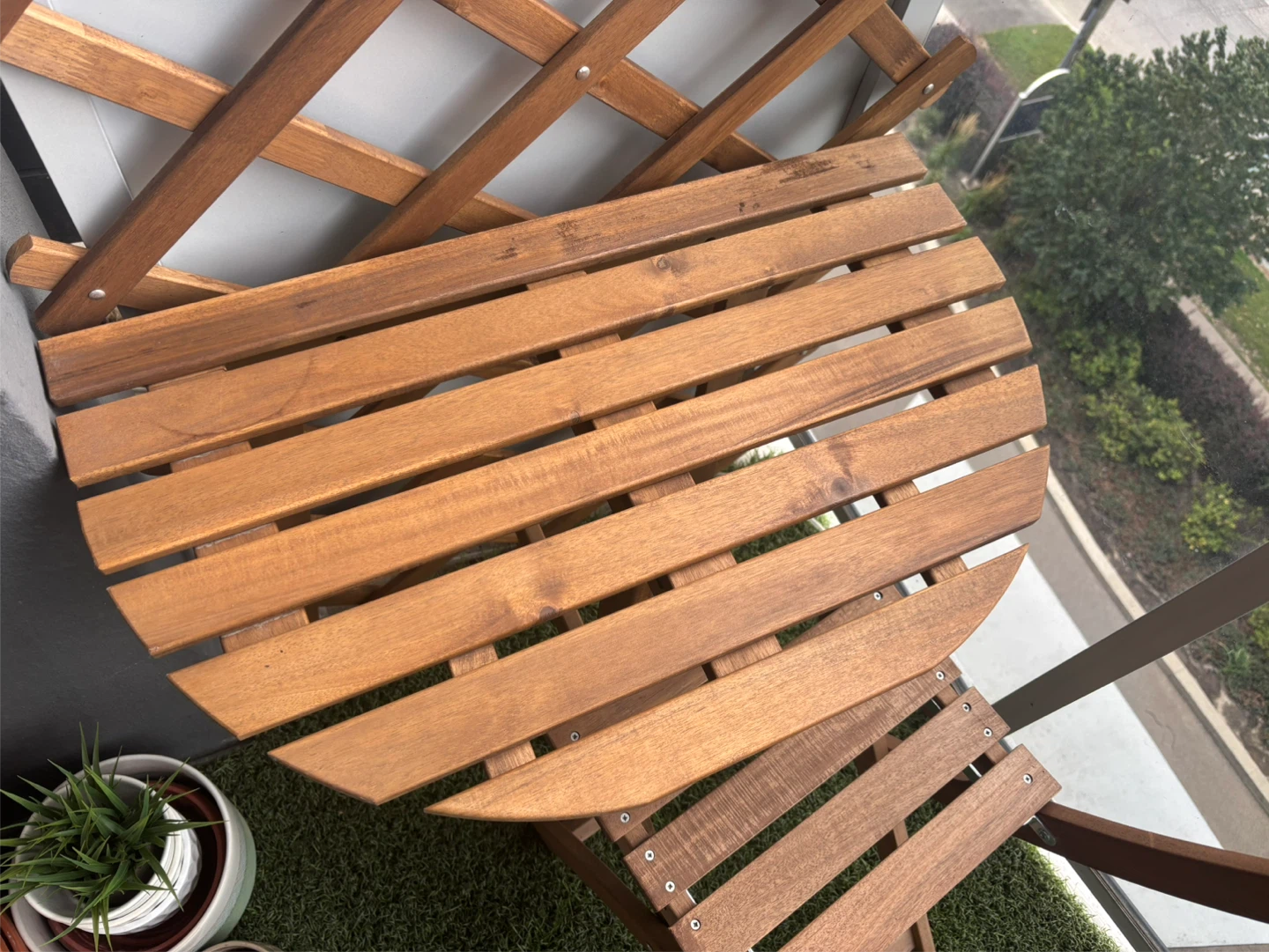MOVING - Wooden Bistro Set with Folding Chair and Table - photo 4