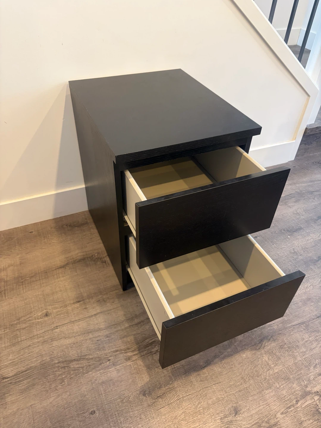 IKEA MALM nightstand - photo 2