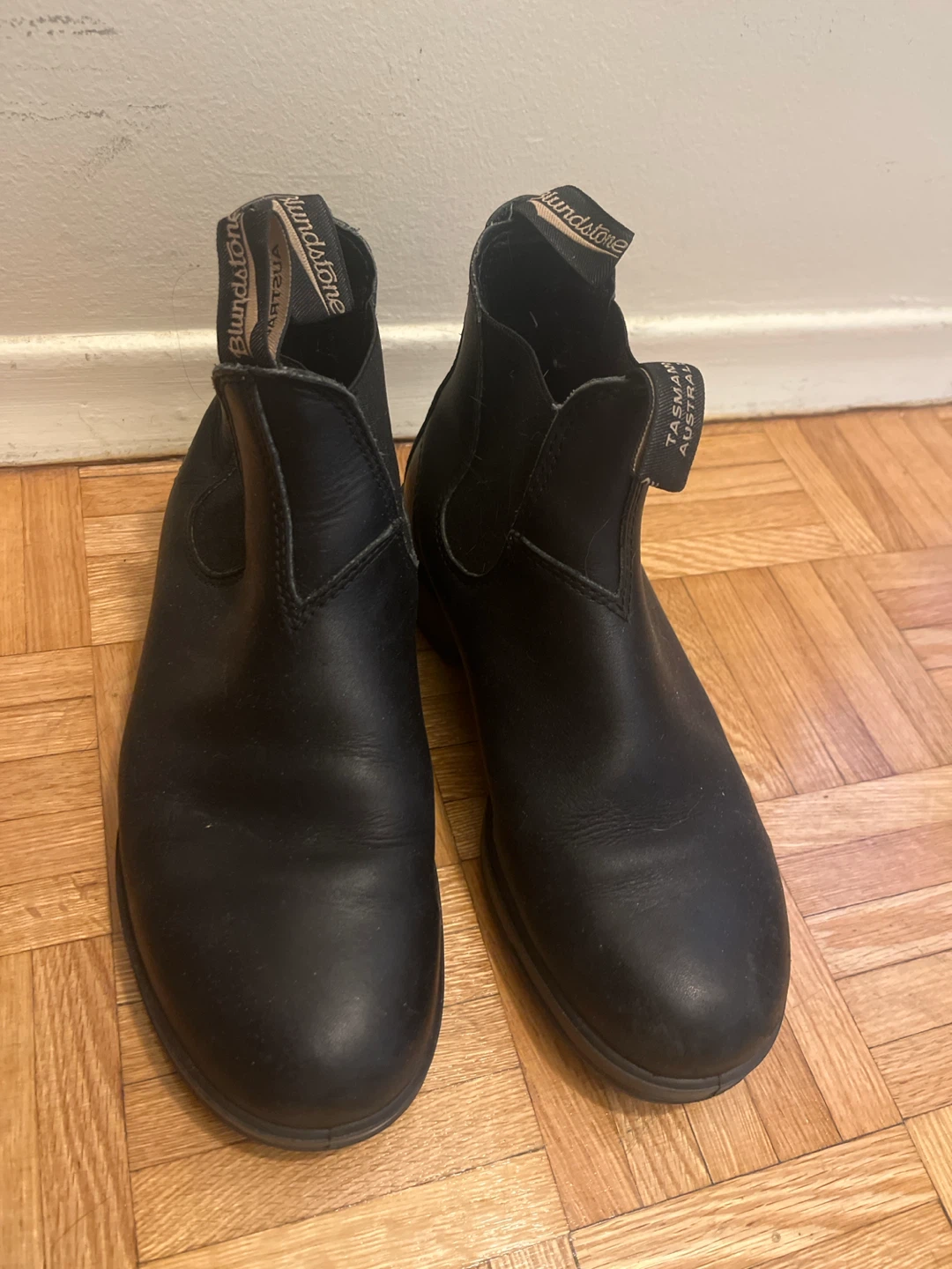 Blundstone Black Leather Chelsea Boots